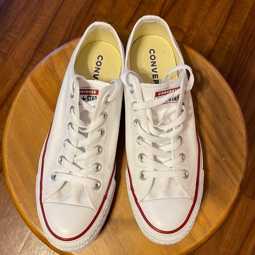 CONVERSE men’s size 7.5